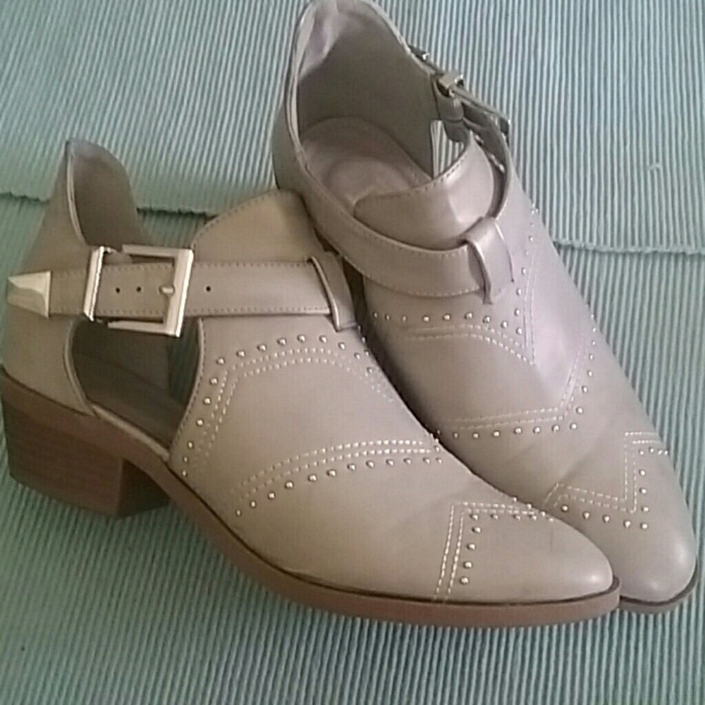 Pearl-Grey, Silver Stud Ankle Booties!